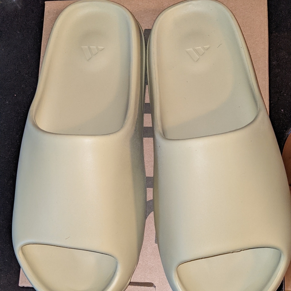 Adidas Yeezy Slide Resin